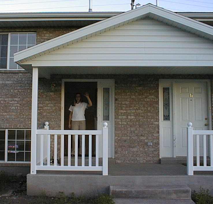 Apartment.jpg (53740 bytes)