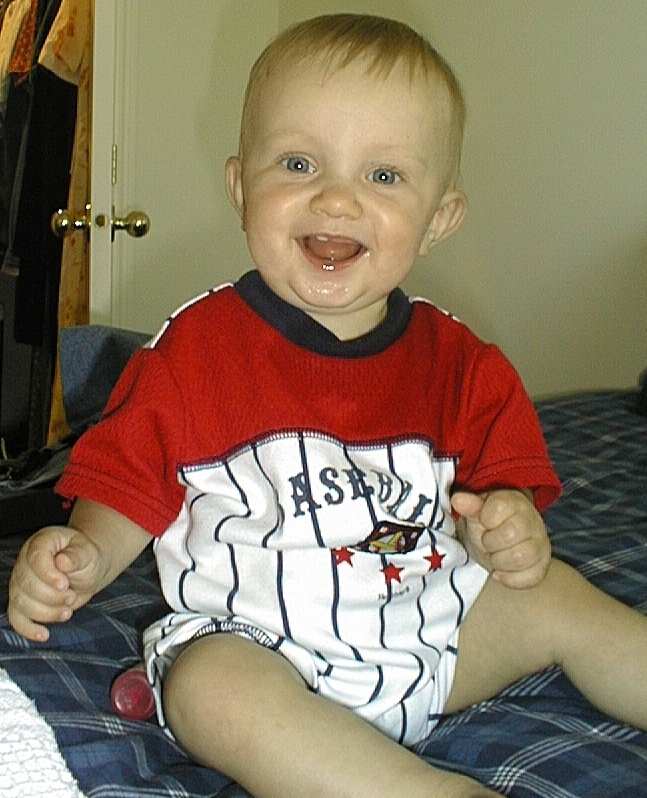 BraydenLaughing.jpg (54108 bytes)